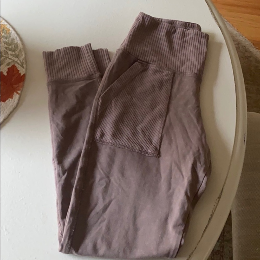 Tannish aerie leggings